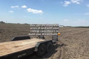 兰德尔夫妇在德州买下一块长700米宽350米的大农场😲